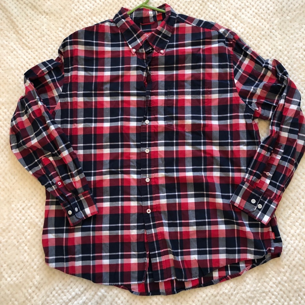 Men’s Izod button down shirt